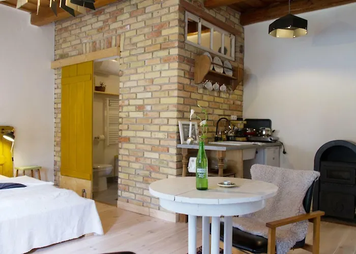 Gasthuis Ablak A Hegyre Vendeghaz 3*